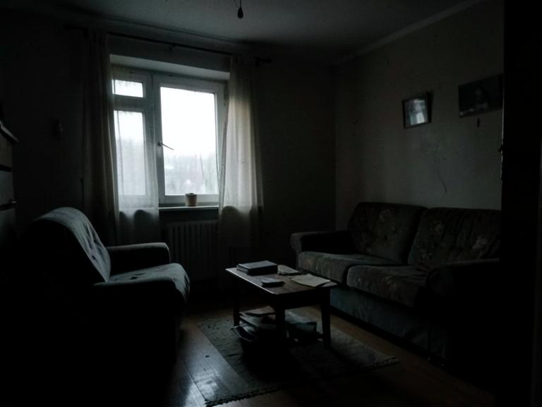 Ciemne mieszkanie podczas braku prądu